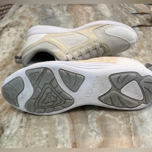 Women’s VIONIC Zesta slip on sneakers- Size 9 - Picture 9 of 9